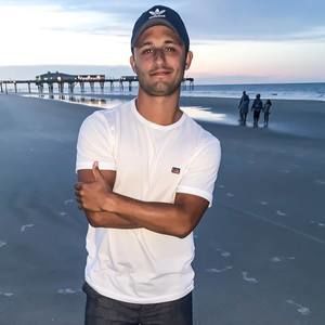 Meet your Posher, Zachary